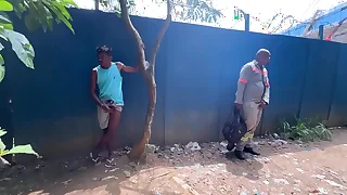 Foram pegos pelas c&acirc;meras em pleno dia carry through trabalho&comma; na maior putaria no canteiro de obras&period;
